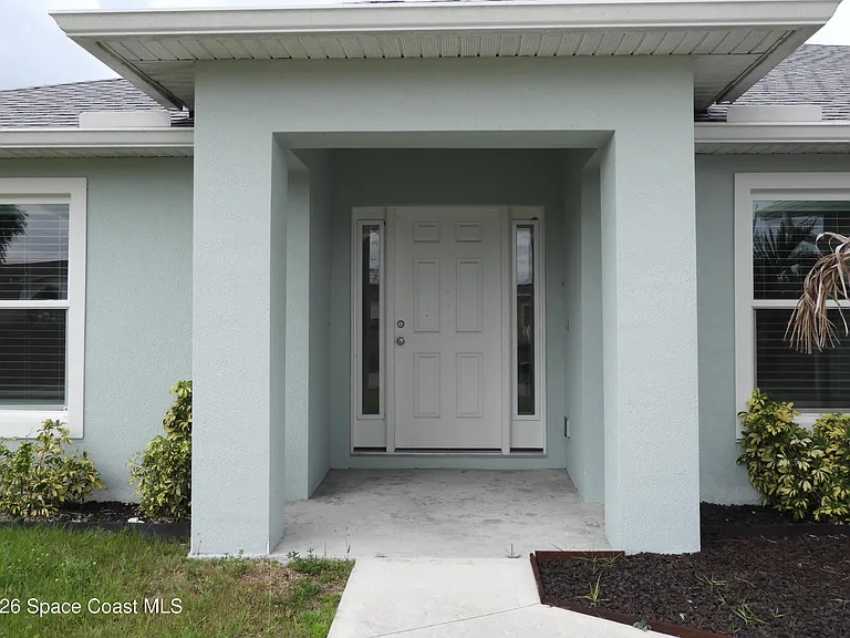 1530 Paley Cir SE — Photo 2