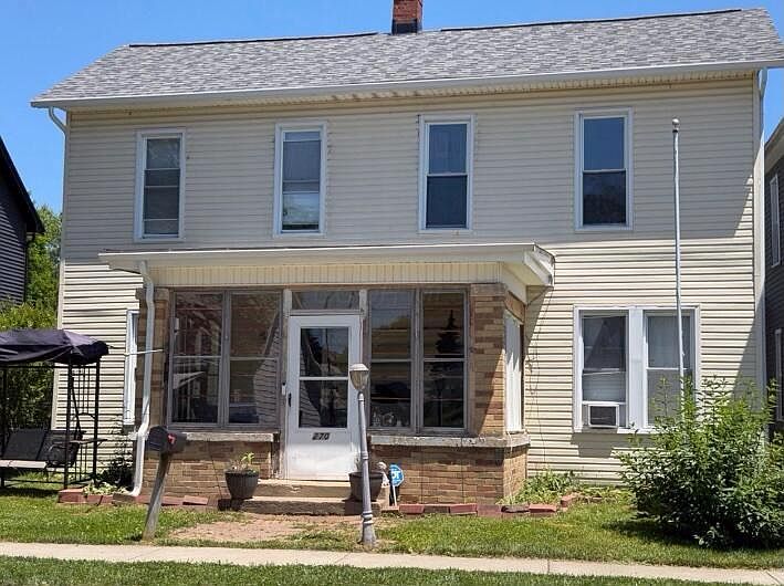 1st image of 270 N Walnut St