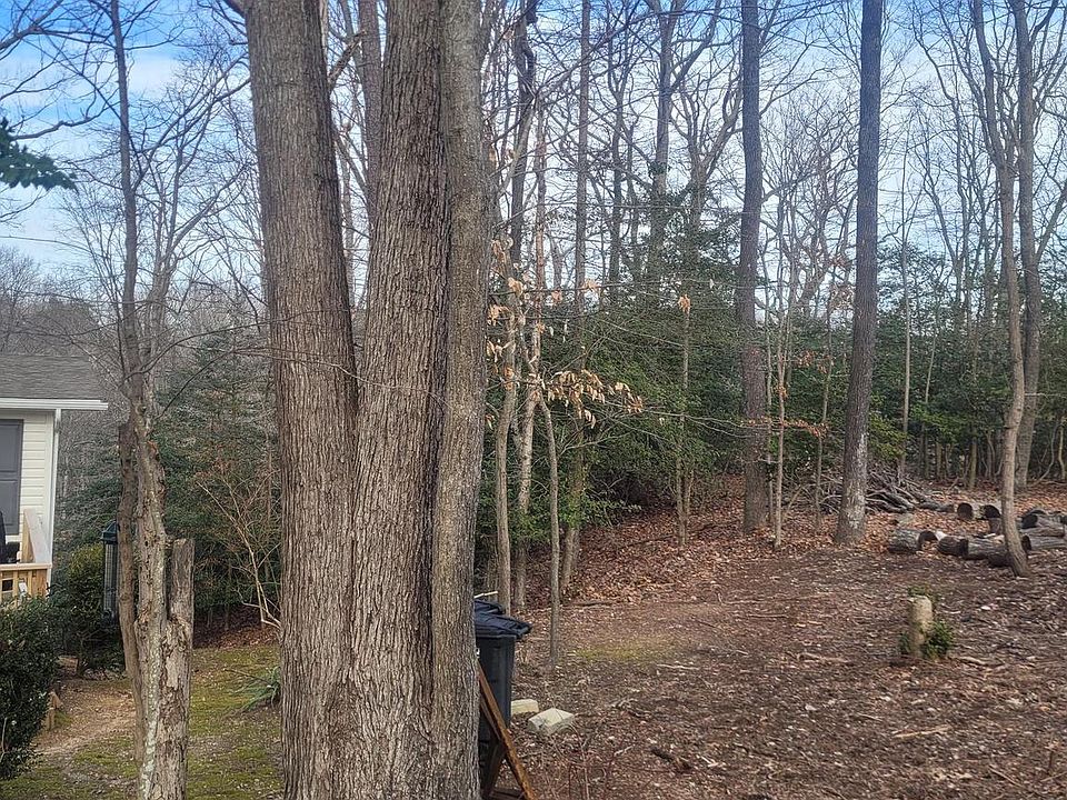 2nd image of 914 Spur Ct