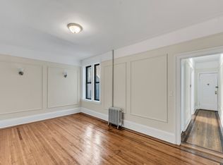 22-05 37th St #3G, Astoria, NY 11105