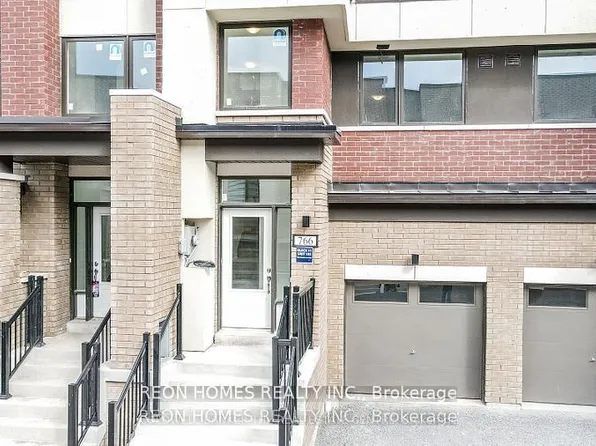 764 Heathrow Path, Oshawa, ON L1K 3C1