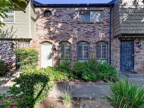 2nd image of 1942 Benita Dr Unit 3