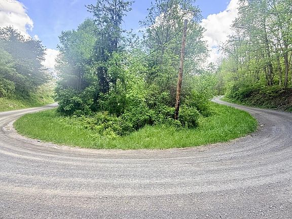 3rd image of Powell Mountain Rd