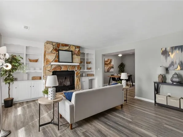 4736 Hollis Rd #4736, Virginia Beach, VA 23455