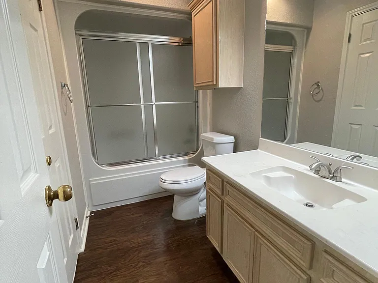 2201 Umbel St — Photo 5