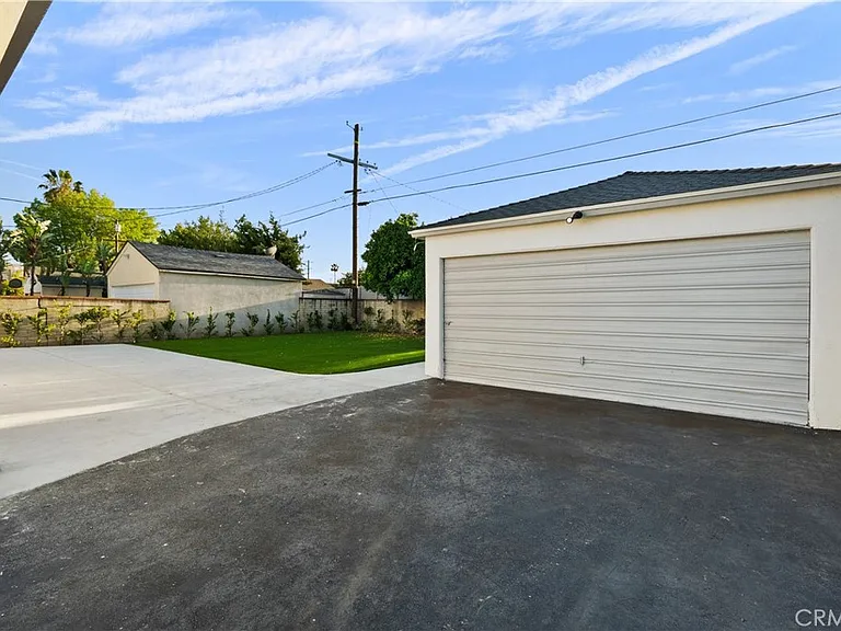 6051 Teesdale Ave — Photo 28