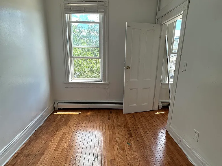 41 Garrison Ave #2 — Photo 4