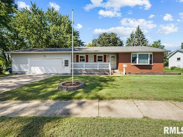 1249 Hospital Dr, De Witt, IA 52742