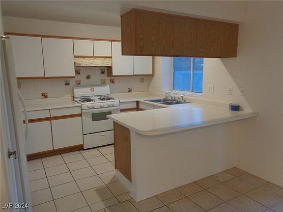 3rd image of 136 Chelseann St