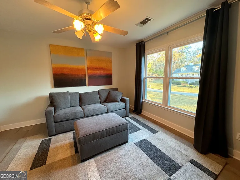 335 Butterfield Ln — Photo 23