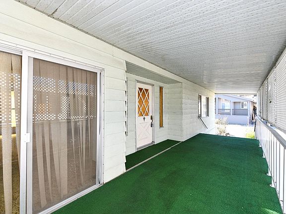 4th image of 4 Camellia Drive