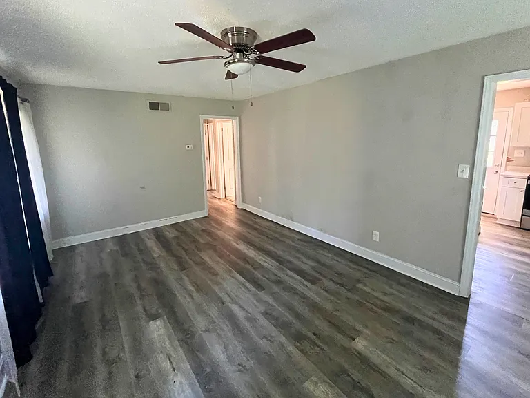 916 Summer Dr — Photo 11