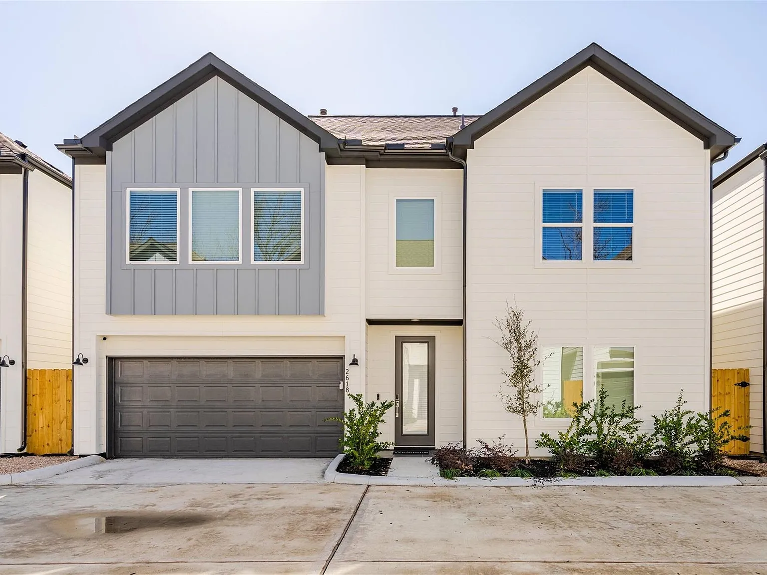 3 bed, 2.5 bath, 1553 sqft, $2,300 — Photo 1