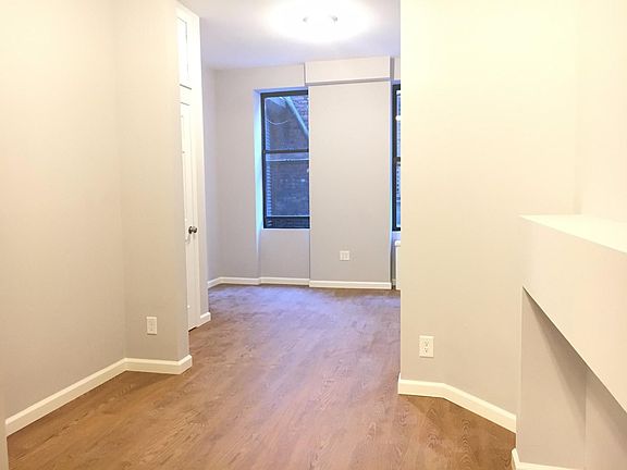 2nd image of 602 10th Ave APT Grn