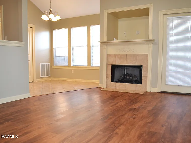 319 Artisan Rd #D — Photo 4