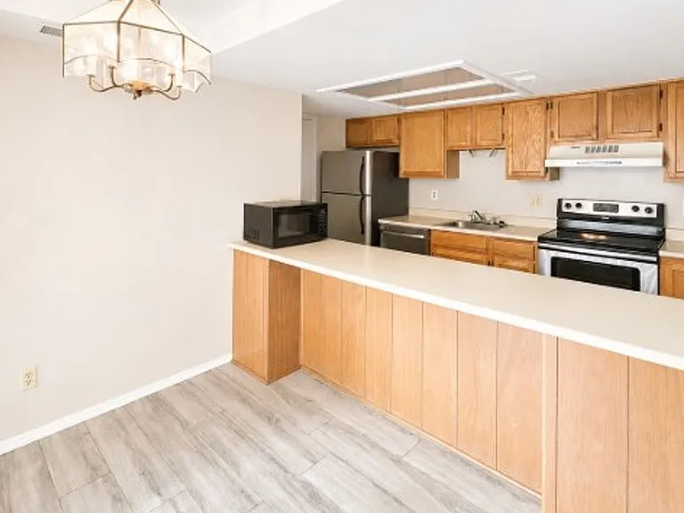 1062 S Yampa St — Photo 3