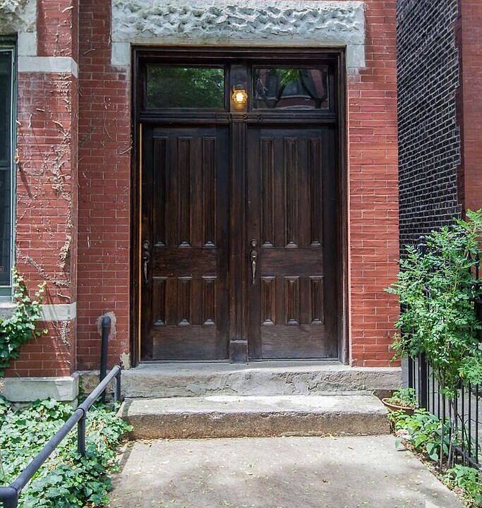 1st image of 1028 N Winchester Ave #6567364