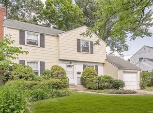 22 Hickory Hill Rd, Eastchester, NY 10709