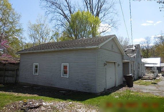3rd image of 306 W Franklin Ct