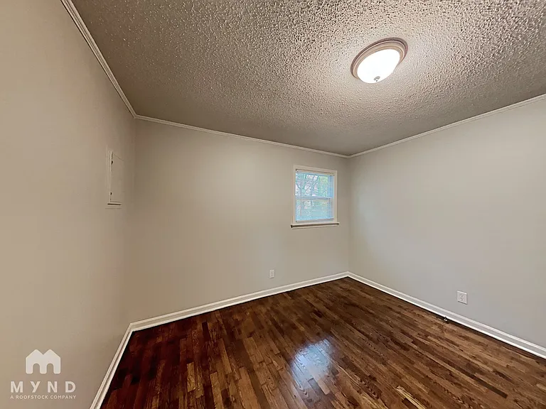 311 E Morrow Ave — Photo 8