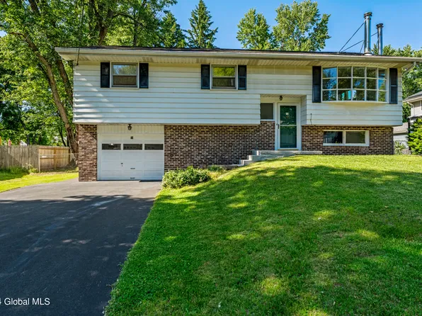 11 S Royal Drive, Colonie, NY 12205