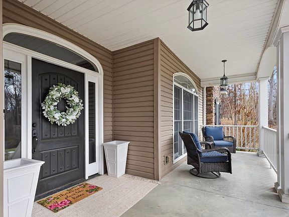 4th image of 201 Morris Ln
