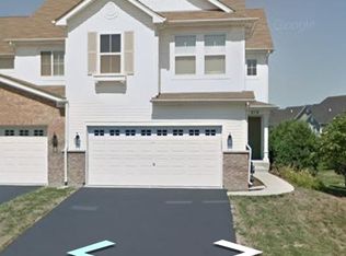 676 Acadia Cir, Crystal Lake, IL 60014