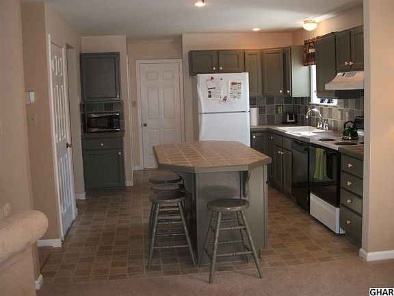 5th image of 24 E Brookfield Dr #L-0074