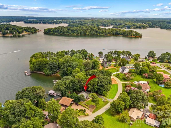 9598 Riviera Dr, Sherrills Ford, NC 28673