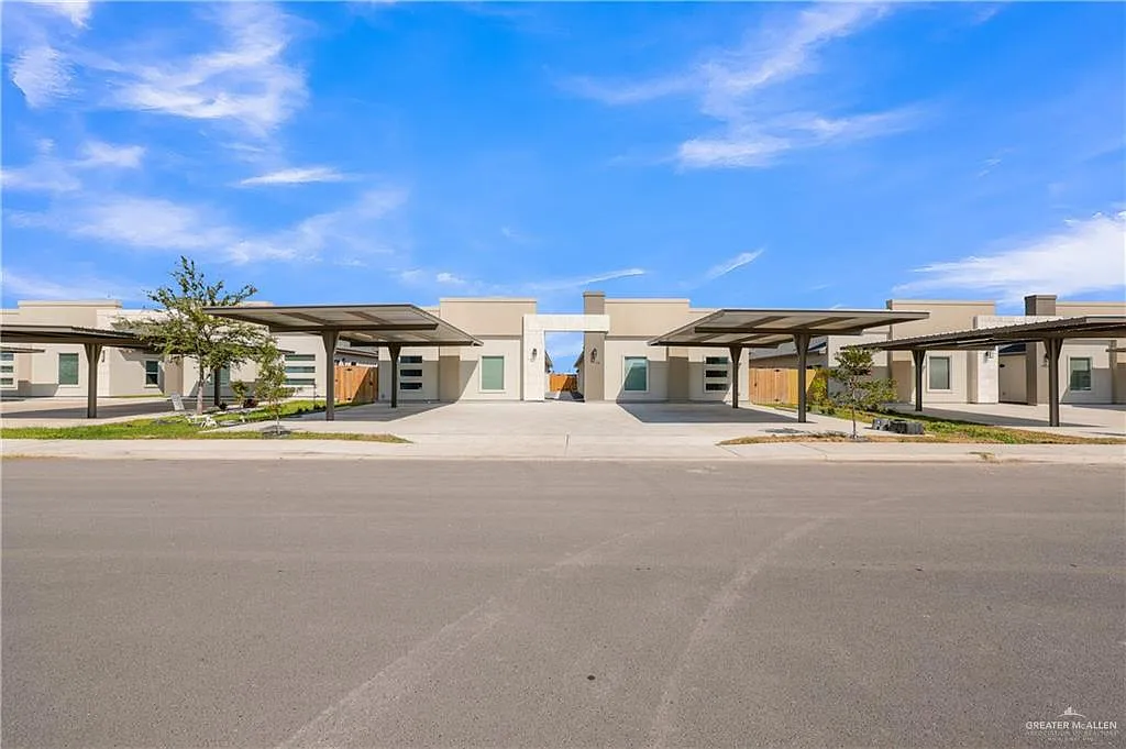 3 bed, 2.0 bath, 1140 sqft, $1,400 — Photo 1