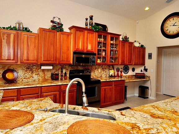 4th image of 19706 Bergenfeld Dr