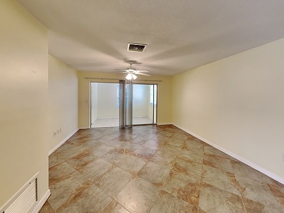 3rd image of 424 Crosswinds Dr NE