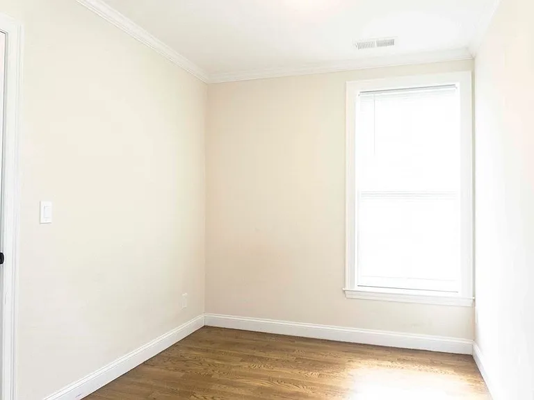 2747 Washington St #1 — Photo 7