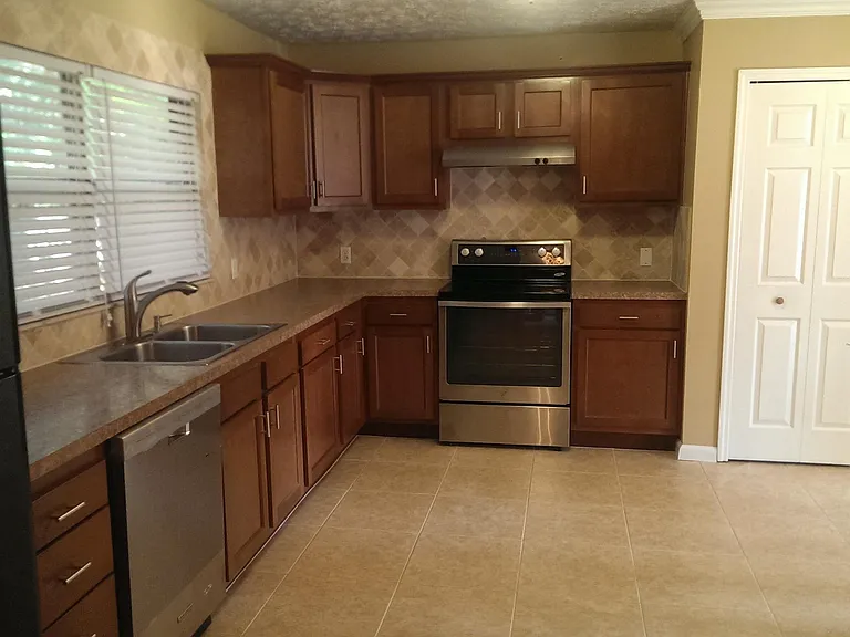4455 Rainer Rd — Photo 5