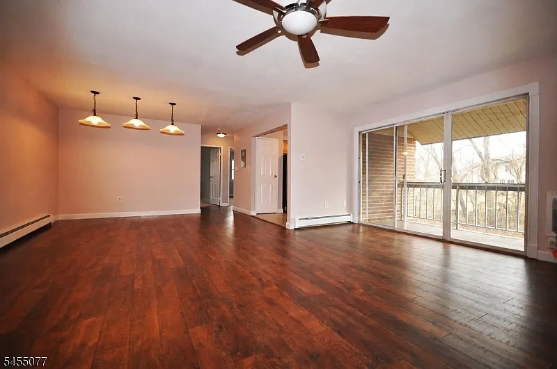 2 bed, 1.5 bath, 1140 sqft, $2,500 — Photo 3