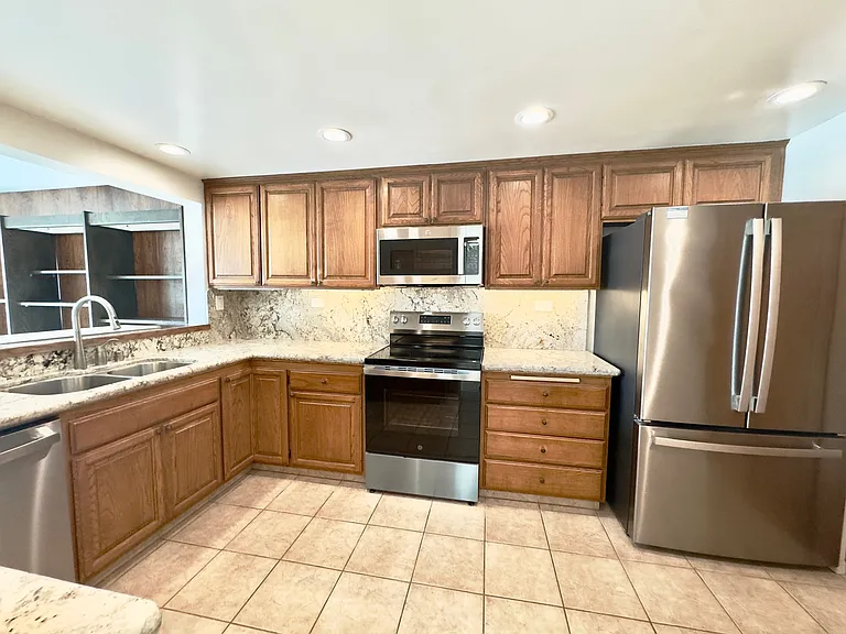 79 Antigua Ct — Photo 17