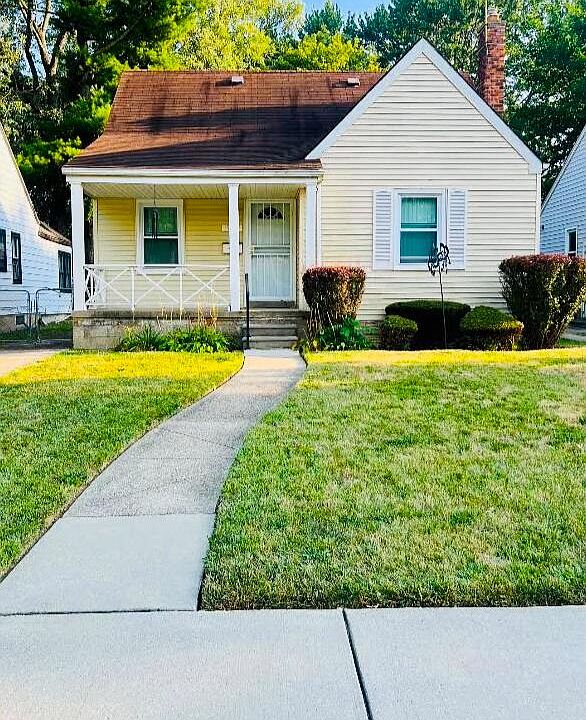 1st image of 15894 Coram St