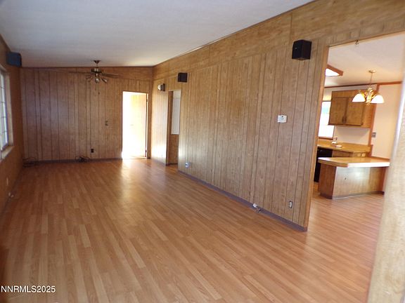 4th image of 305 Parkland Way