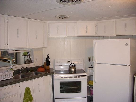 2nd image of 1802 Mazatan Ct