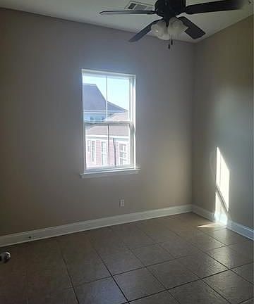 4th image of 5729 Cameron Blvd