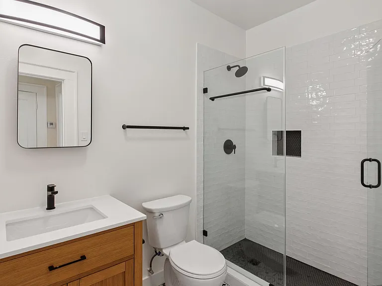 1370 Filbert St #1 — Photo 8