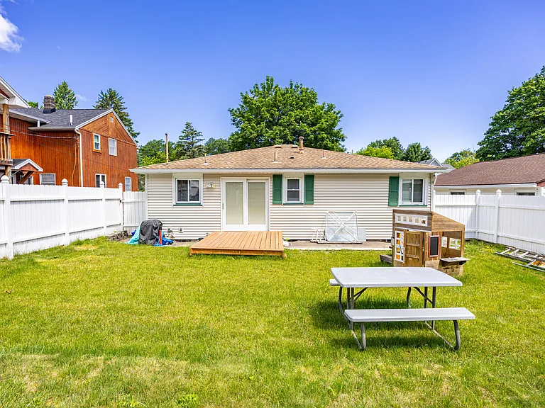 43 Keating Dr — Photo 17