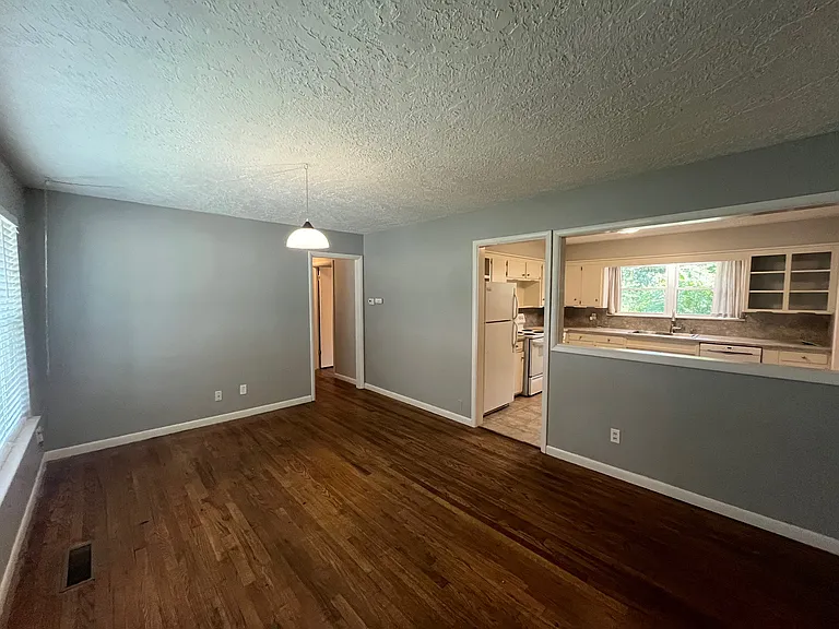1332 W Boyd St — Photo 7