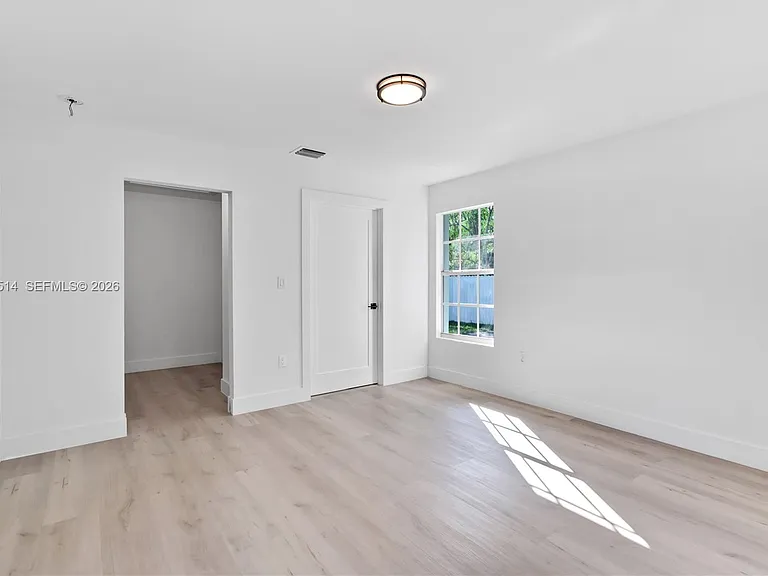 407 NW 45th St — Photo 12