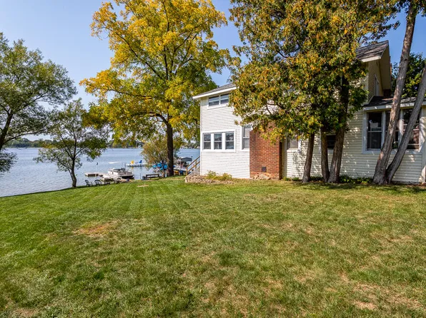 7897 N Shore Dr, Clarklake, MI 49234