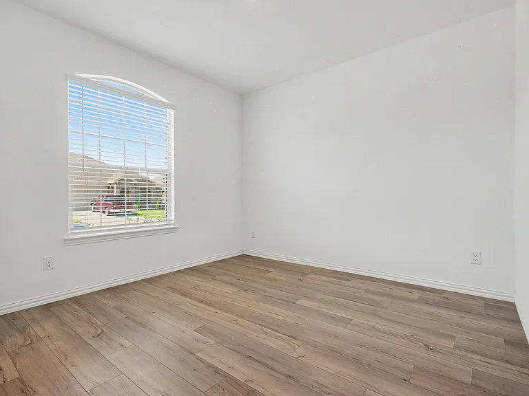 1118 Mahogany Ln — Photo 28