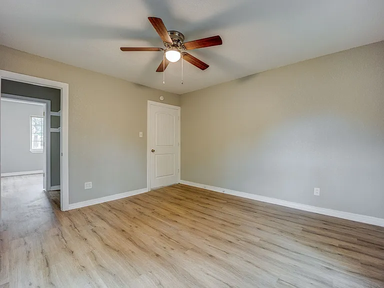 1920 Houston St — Photo 19