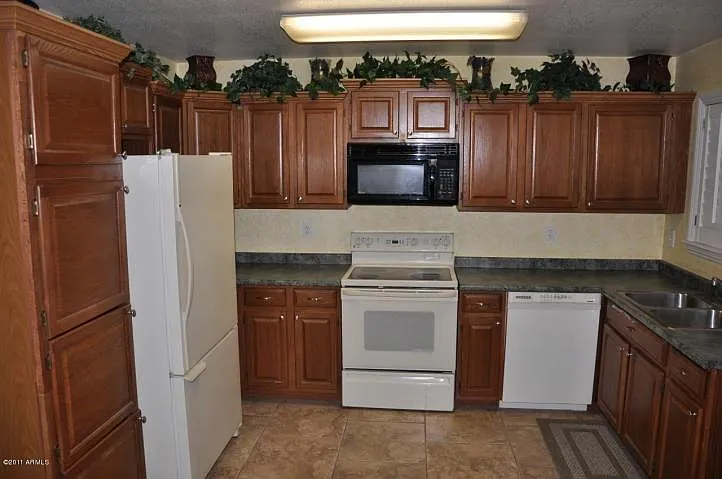 4621 W Gail Dr — Photo 9