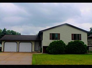 1041 Terrace Dr, Onalaska, WI 54650
