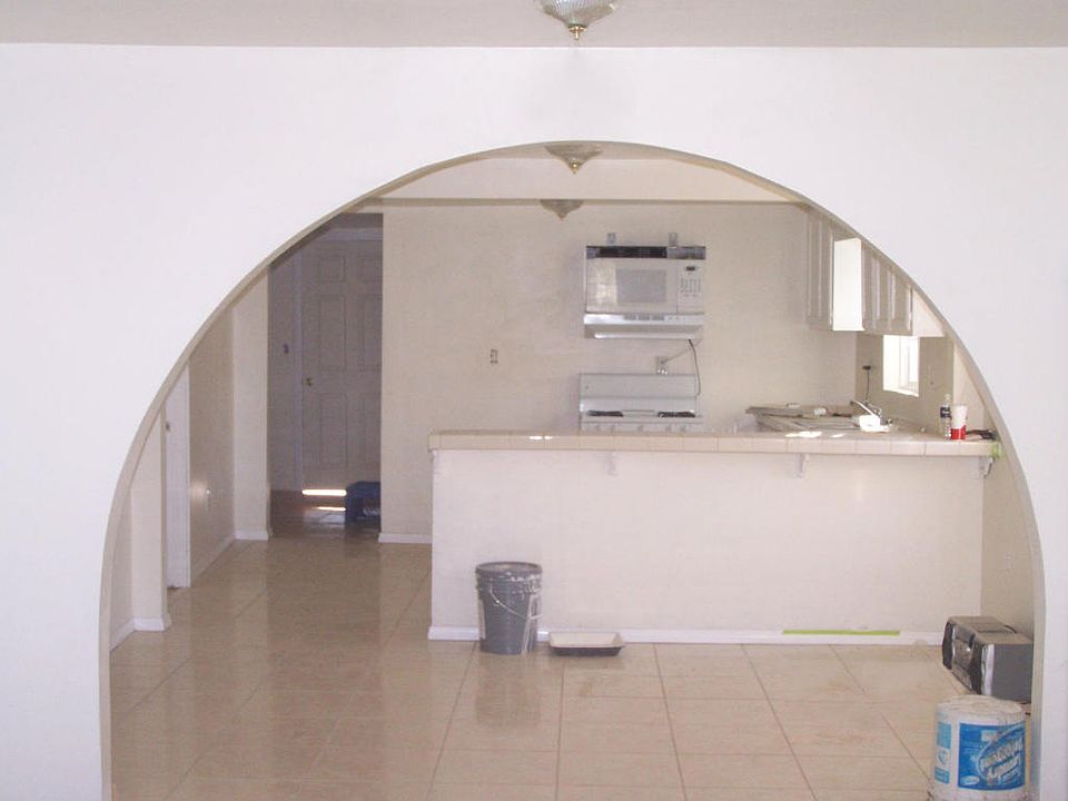 2nd image of 2854 Desert St